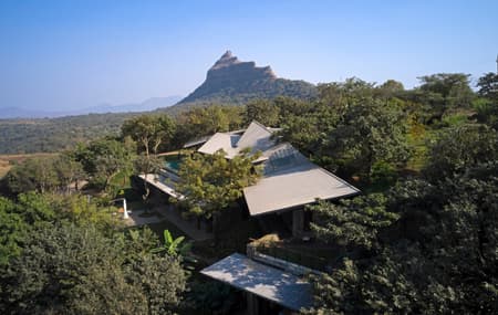 Lateral Verandah House